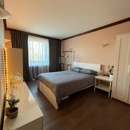 Cozy Near Botanical Garden 公寓 里加